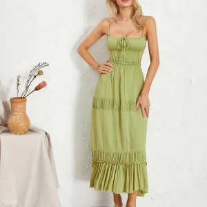 Elegant Floral Print Maxi Dress with V-Neckline and Ruffled Hem